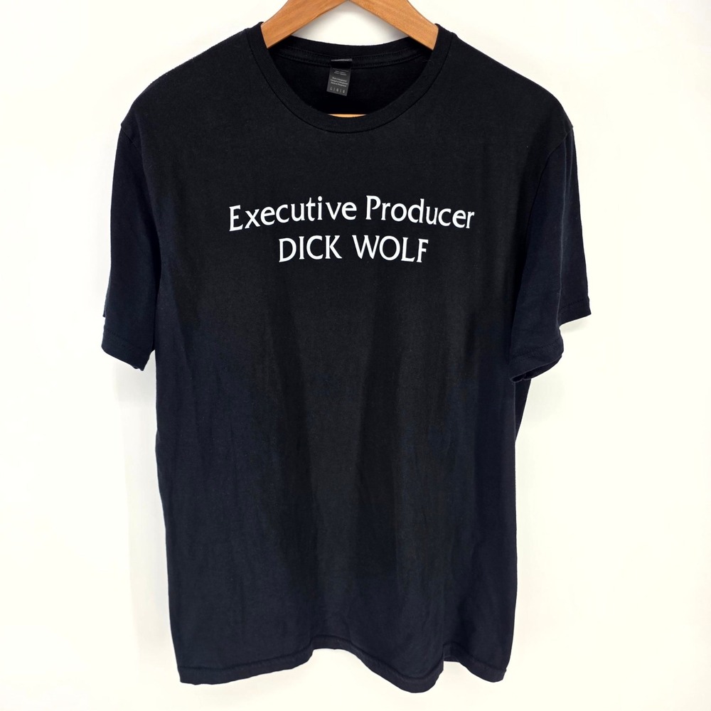 Gildan T-Shirt Mens Large Black Executive Producer Dick Wolf Law and Order Tee